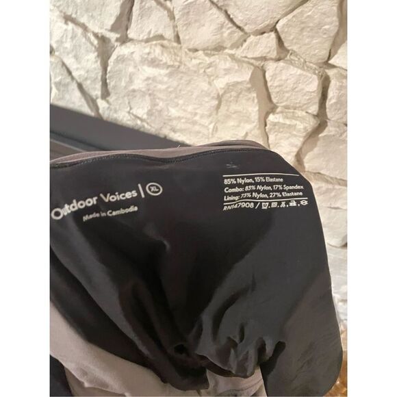 Outdoor voices grey running shorts size XL - Picture 3 of 3